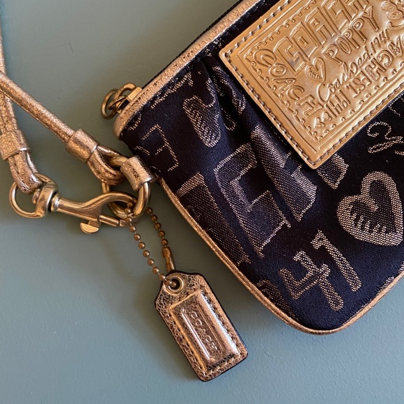 Coach wristlet - Picture 3 of 5